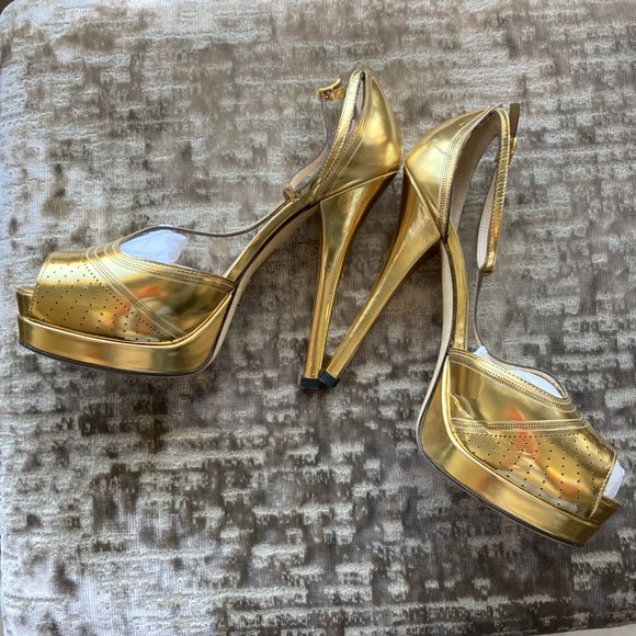 Worn once.  Pretty GOLD FENDI shoes - Picture 3 of 8